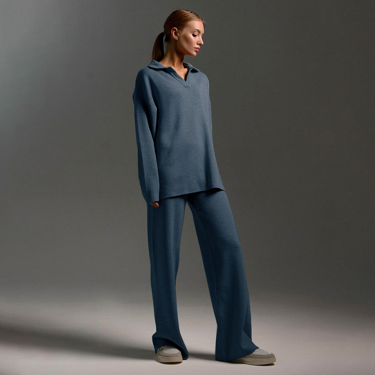 Evelina | Koordineret Sæt Beige Strikket Oversized Polobluse og Vide Bukser til Kvinder