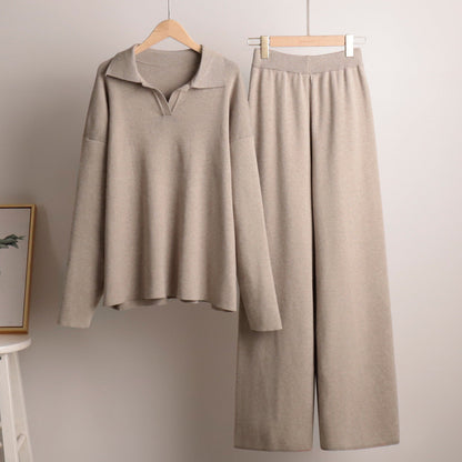 Evelina | Koordineret Sæt Beige Strikket Oversized Polobluse og Vide Bukser til Kvinder