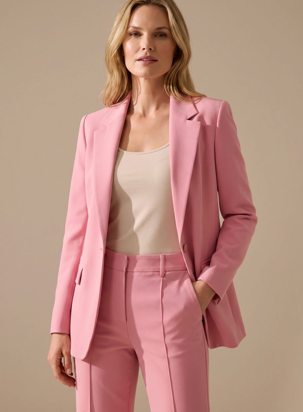 Inge | Buksedragt Sand Flæret Blazer Elegant til Kvinder