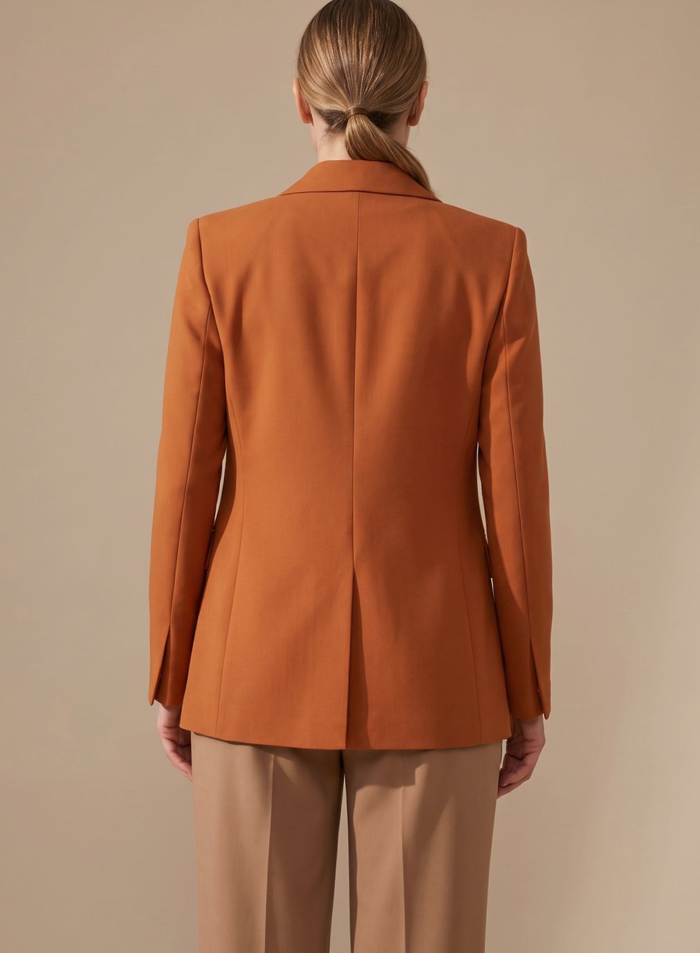 Inge | Buksedragt Sand Flæret Blazer Elegant til Kvinder