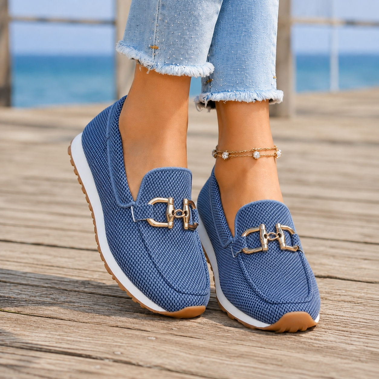 Priscilla | Sneakers Beige Slip-On Med Gulddetalje til Kvinder