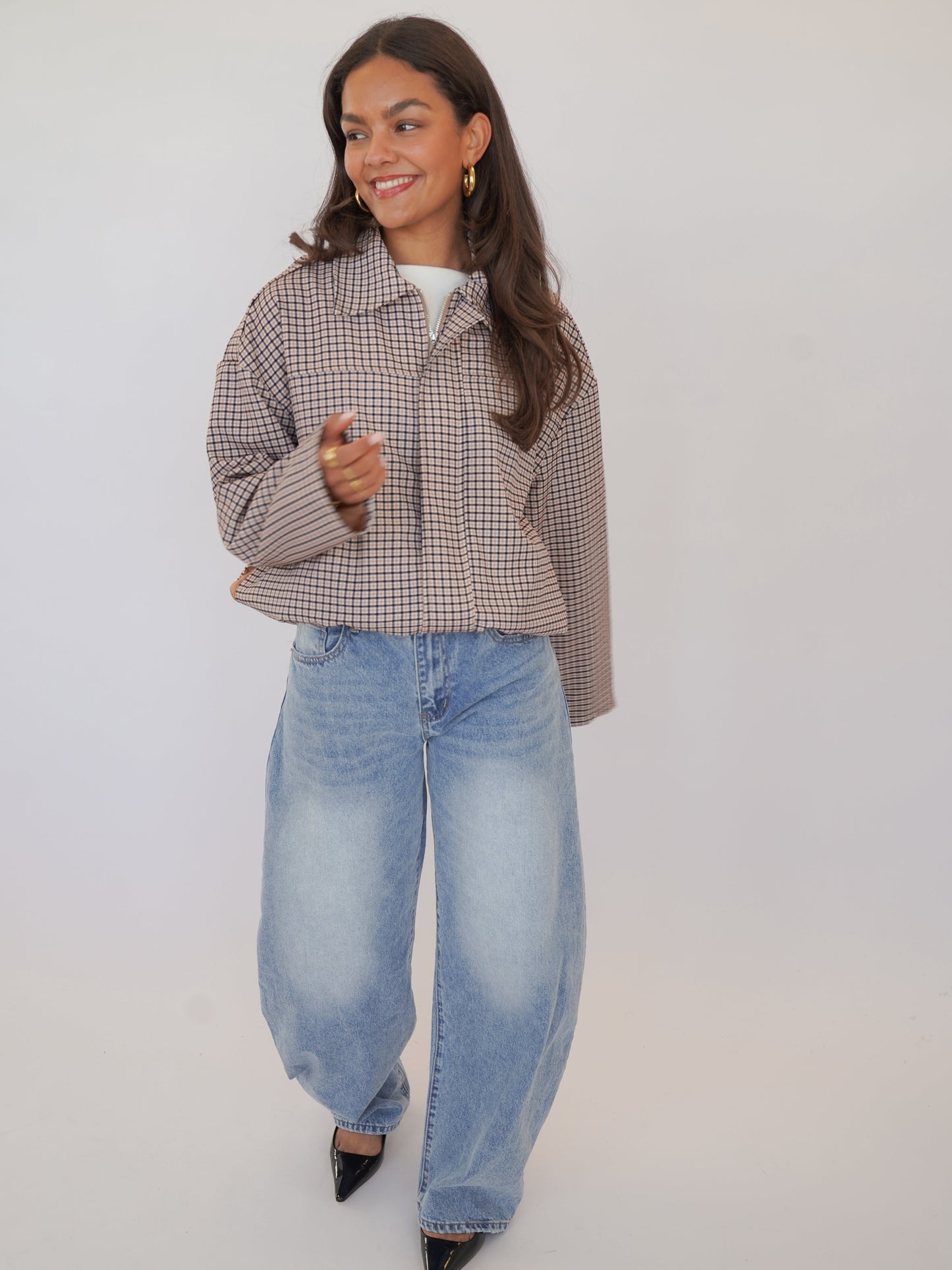 Tilde | Kortjakke Beige Ternet Oversized med Lynlås til Kvinder