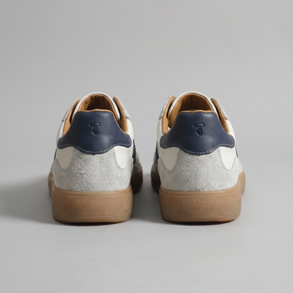 Renata | Sneakers Cremehvid Ruskind Retro Snørebånd til Kvinder