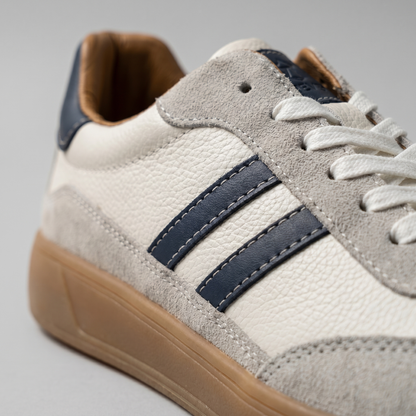 Renata | Sneakers Cremehvid Ruskind Retro Snørebånd til Kvinder